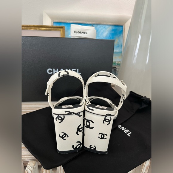 Chanel 22S White Black Lambskin CC Logo Platform Strap Block Heel Sandal 37 - Picture 4 of 11